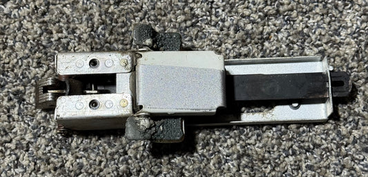 68188-000 PA-28-160 Cabin Door Latch Assembly