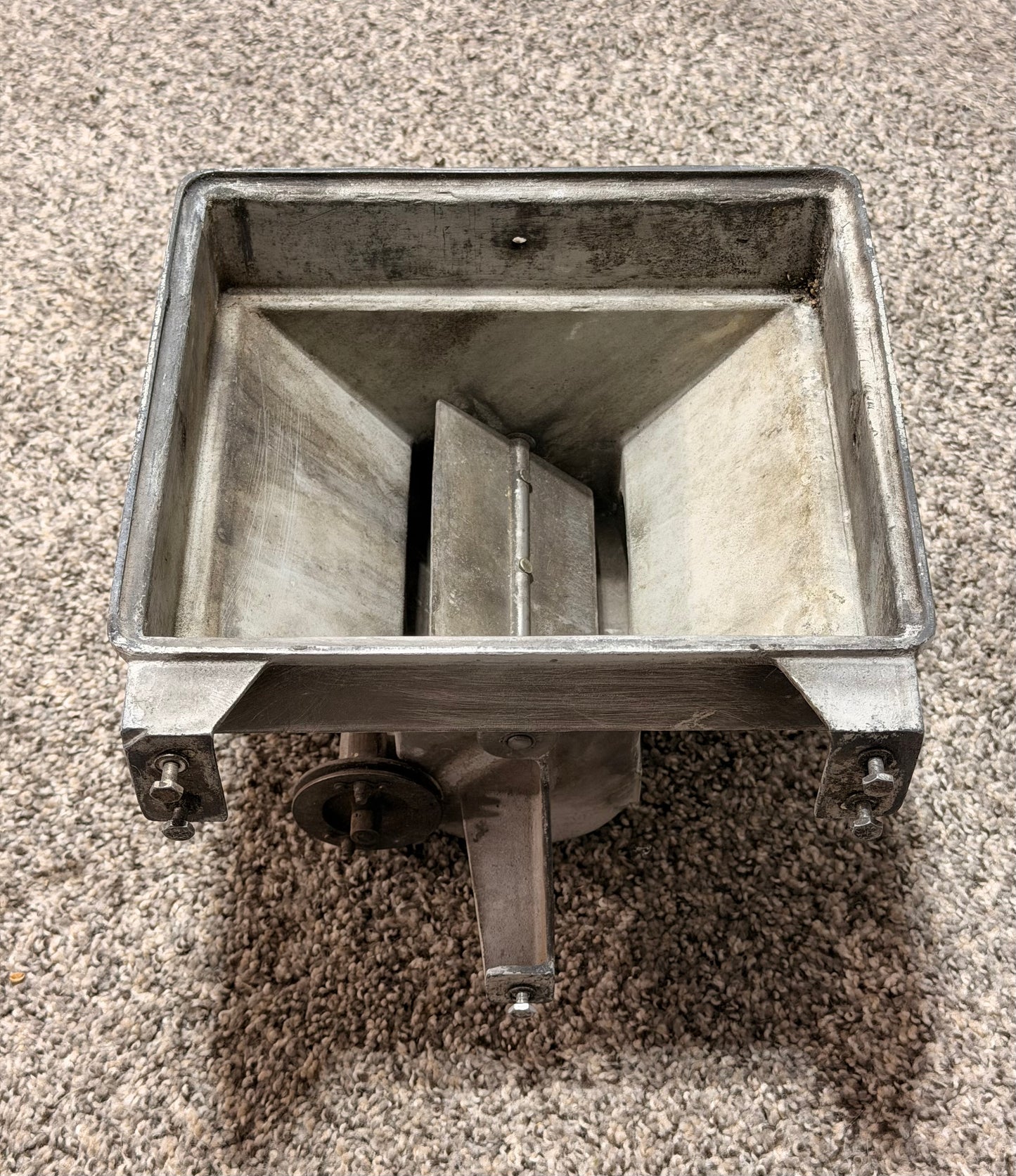 5610294-3 Aero Commander 500B  Airbox Vent RH Assy