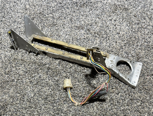 1213936-5 Cessna P210N LH Guide Assembly Control Column