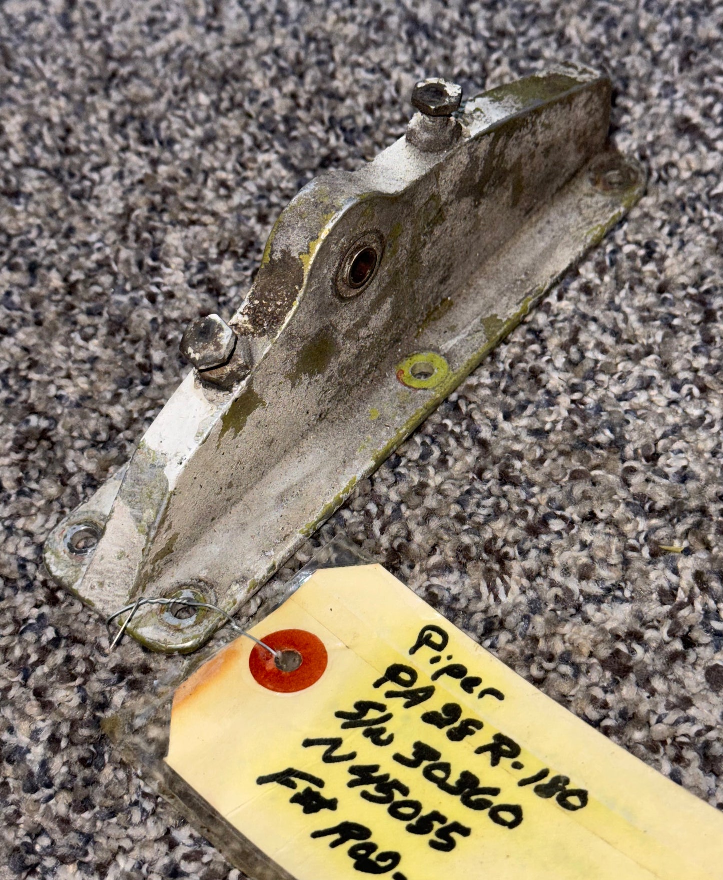 Piper PA-28R-180 Horizontal Stabilizer Elevator Bracket