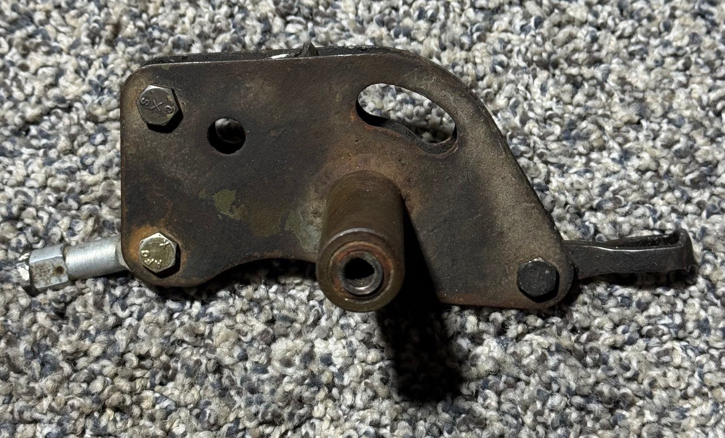 0422430-8 C-172 RH Bellcrank Aileron Assembly