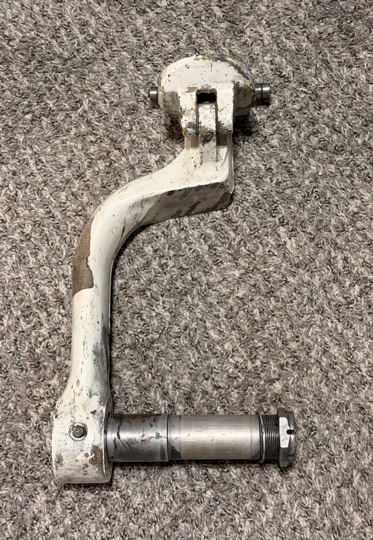 169-810000-608 Beechcraft B-19 Main Gear Fork W/ RH Axle Assy