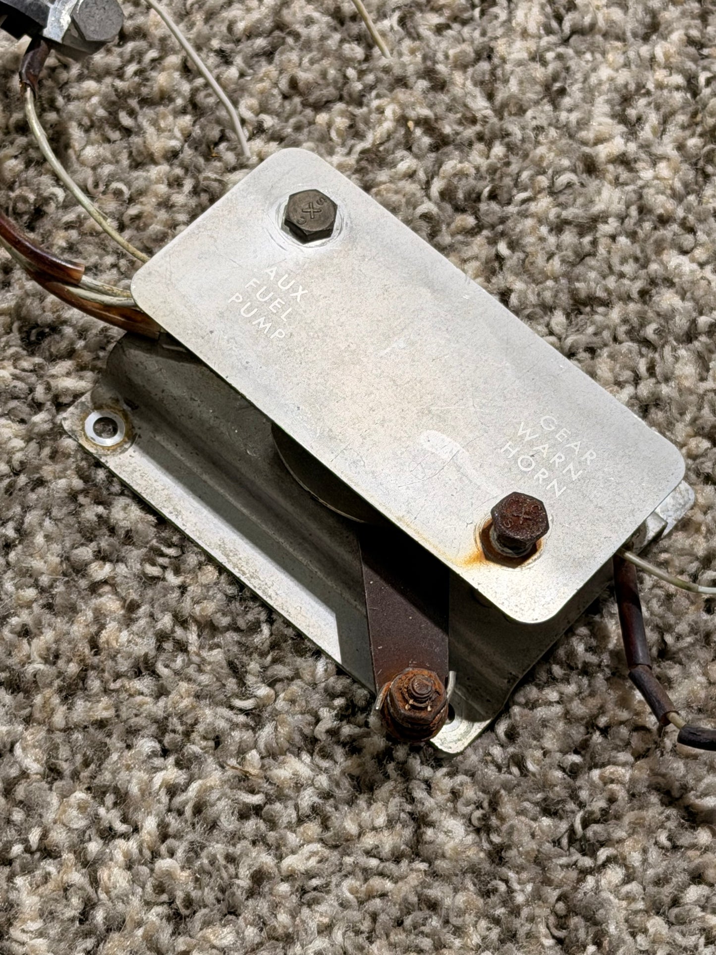 1270727-1 Cessna T210N Gear Warning And Fuel Pump Switch