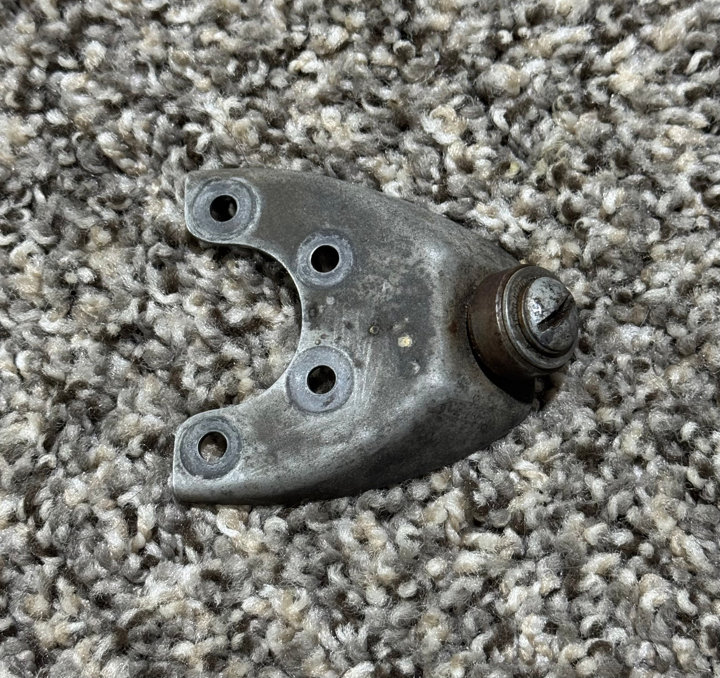 35-825024 Beechcraft F35 Nose Wheel Straightener Roller Assy