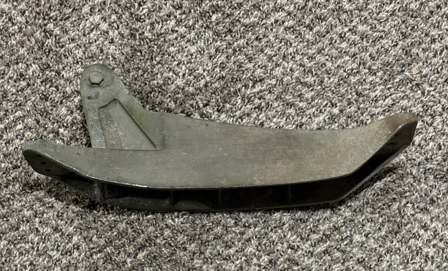 115-440031-2 Beechcraft KA-100 Horizontal Hinge Point RH Bracket