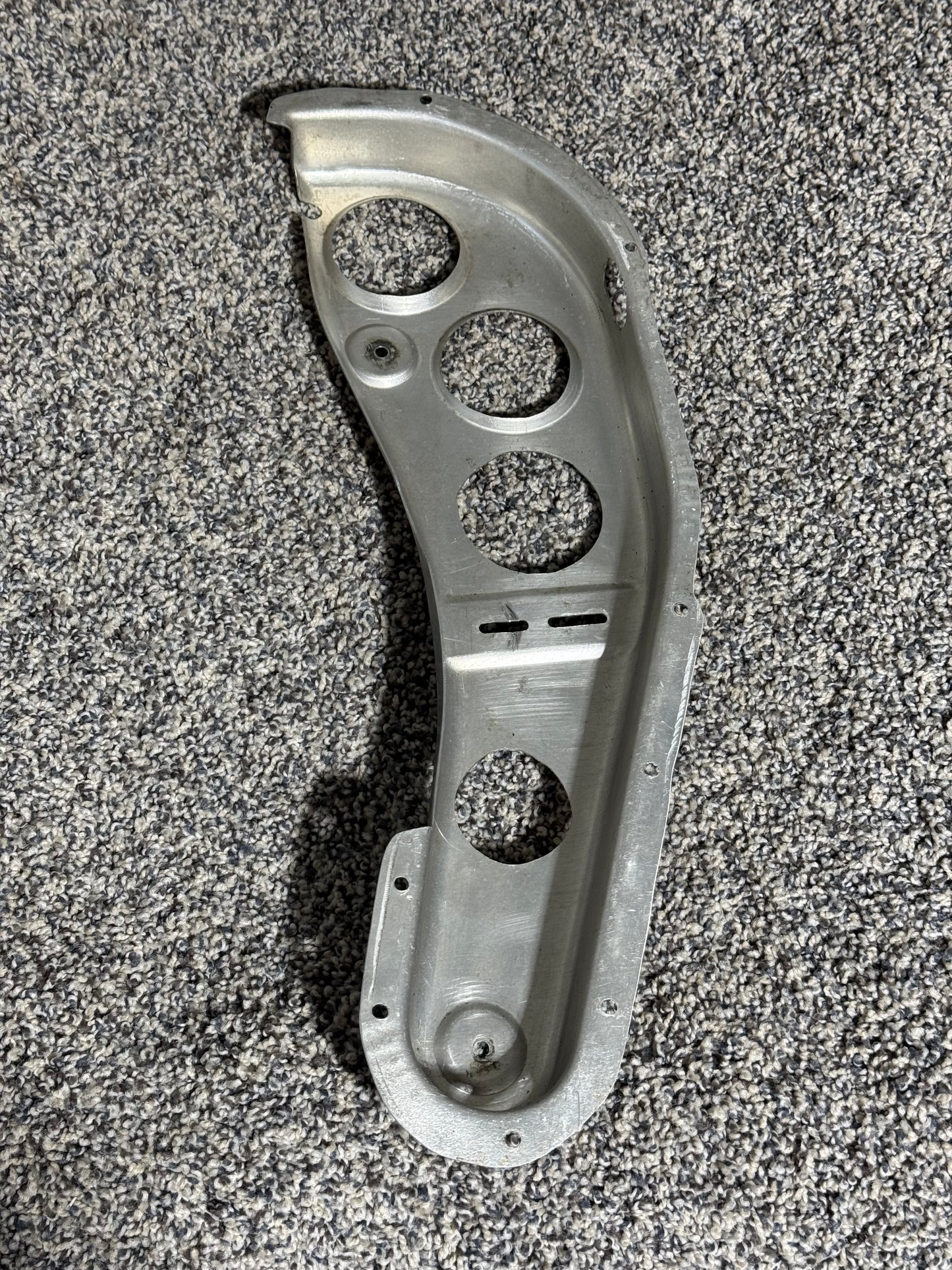 1261633-4 C210 Elevator Trim Chain Guard