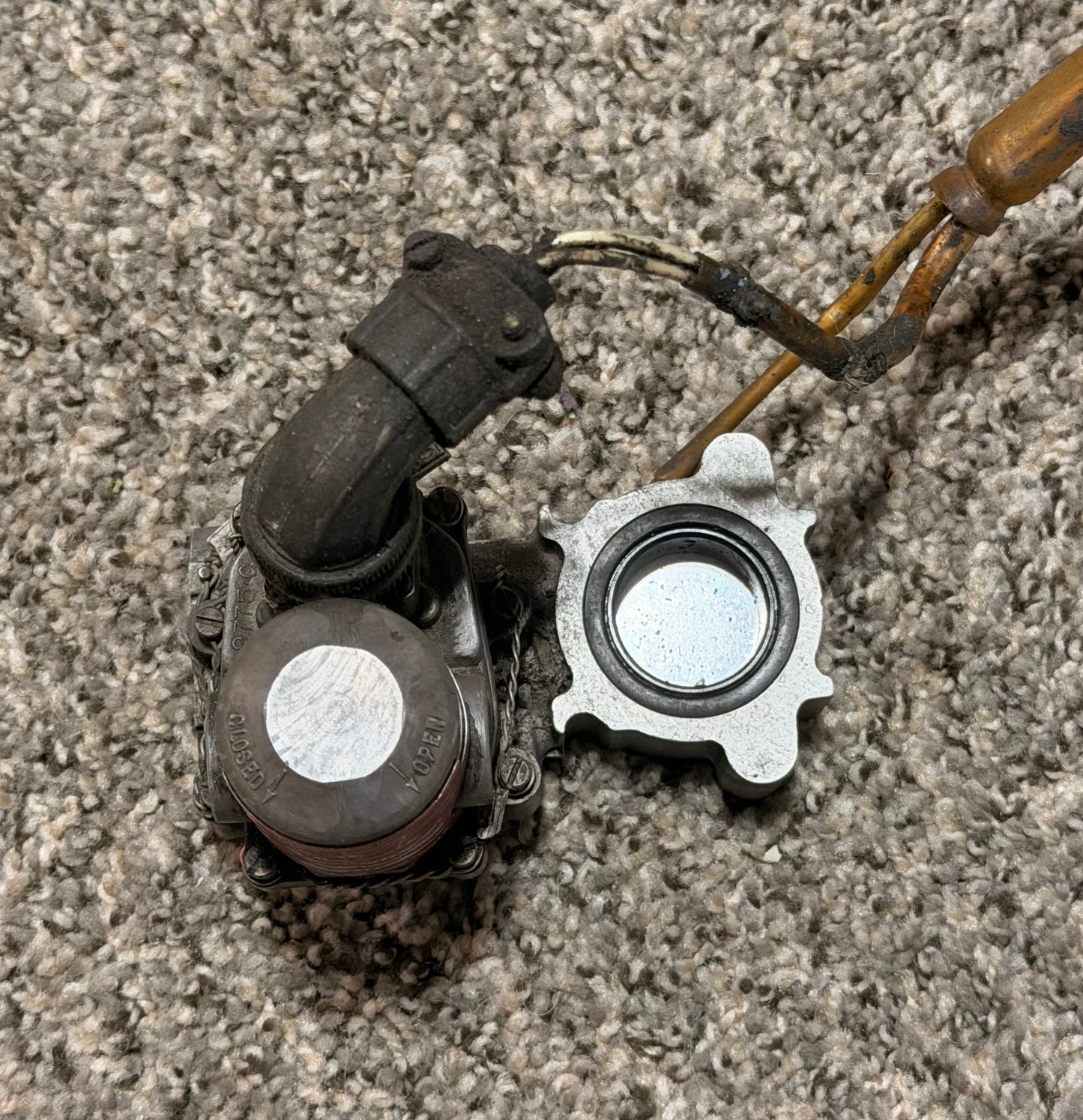 Aero Commander 500B Slider Fuel Shutoff Valve Assembly