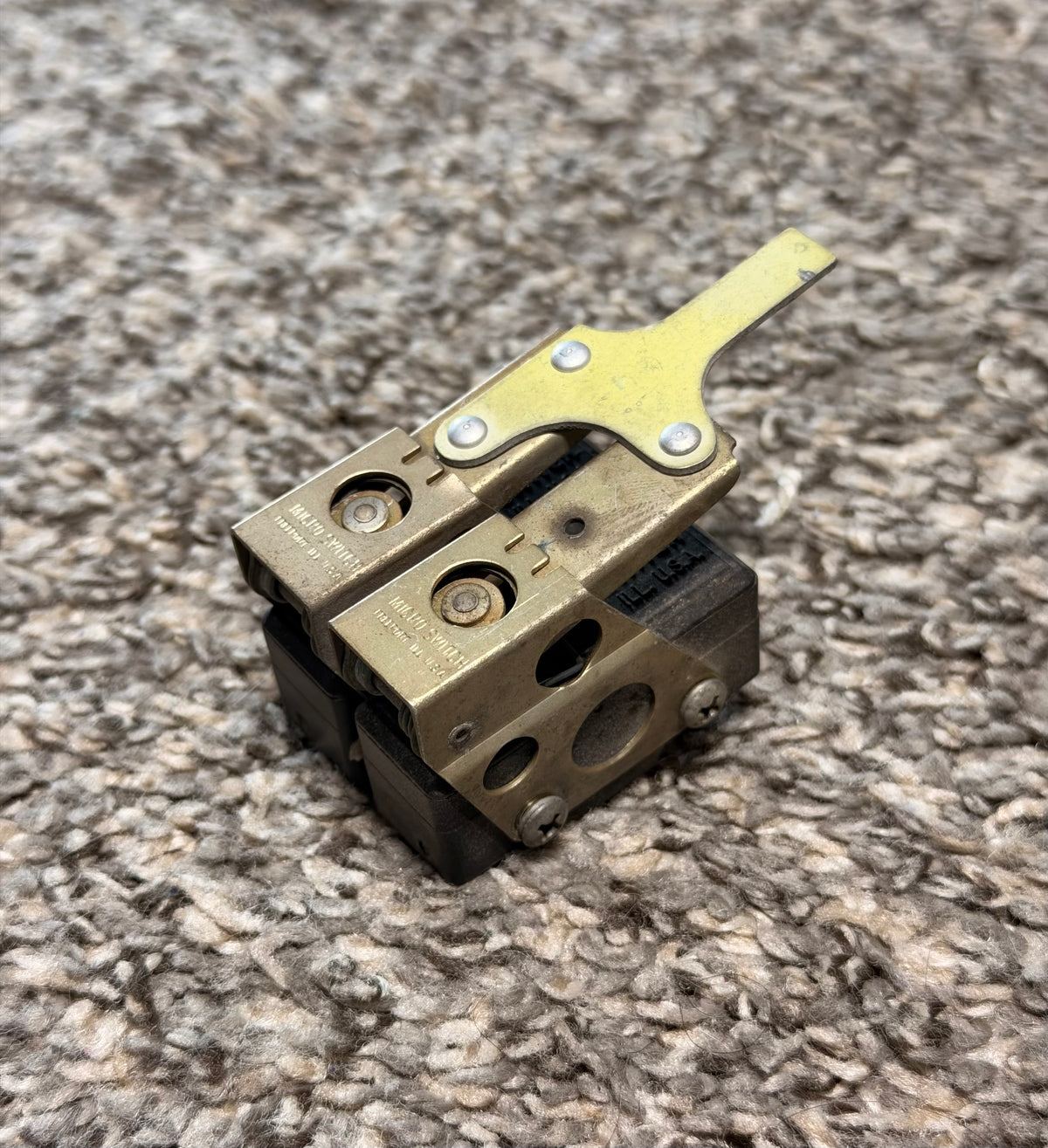 MS25026-1 Beechcraft A36 Landing Gear Limit Switch Assy