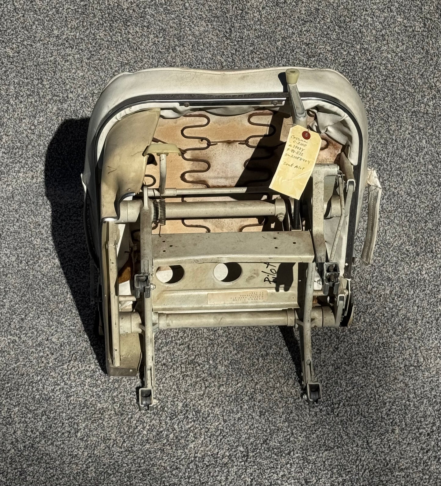 0700630-13 Cessna 210D Pilot Seat