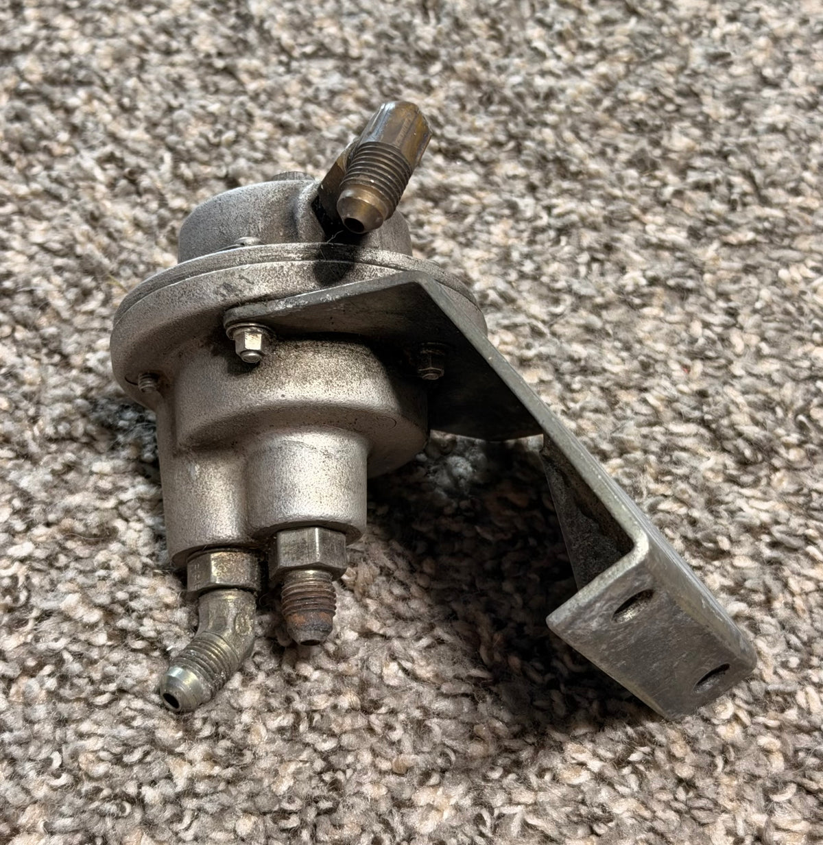 636202 Fuel Pressure Regulator W/ Mount