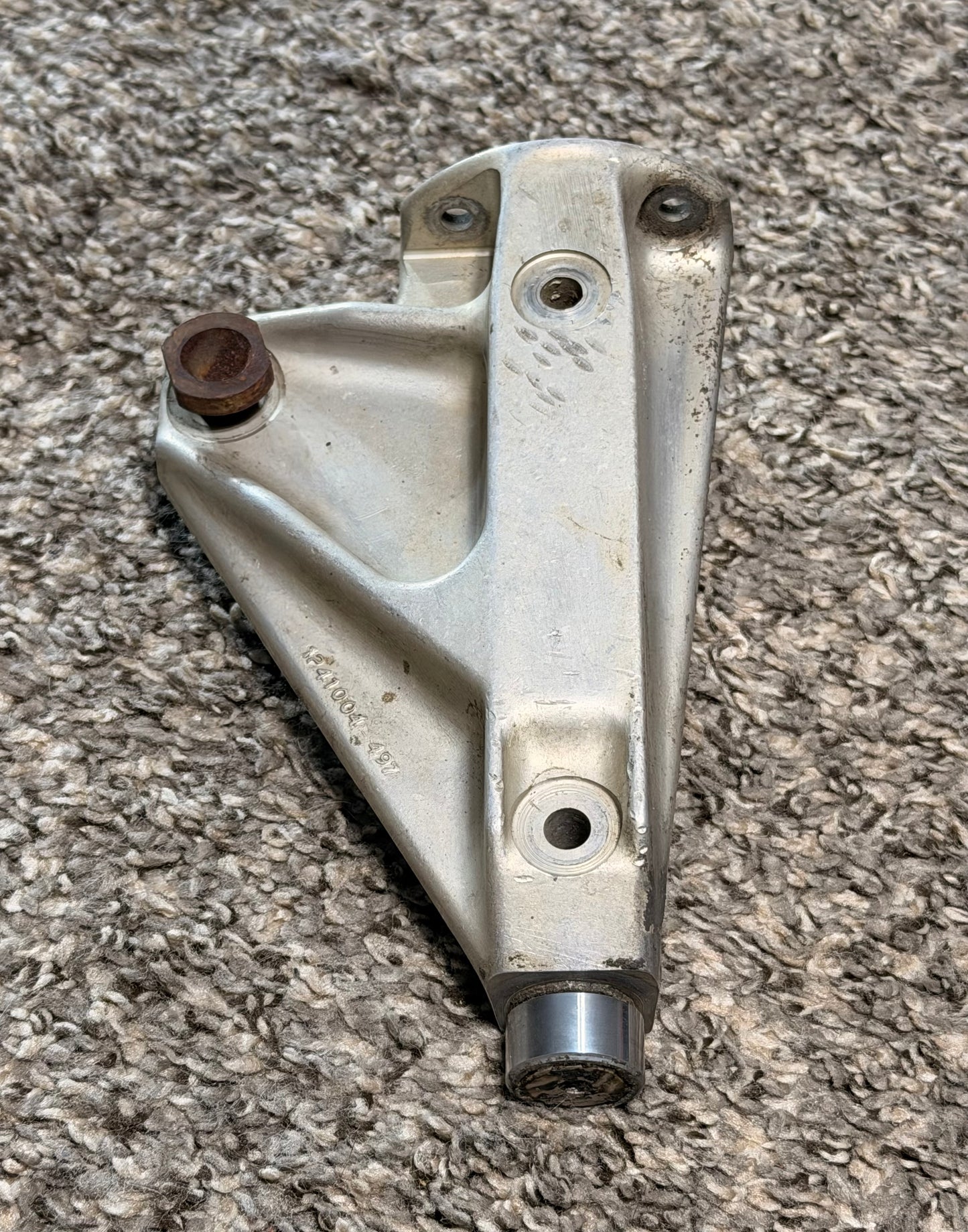 1241004-497 Cessna 210 Main Gear Saddle LH Assy