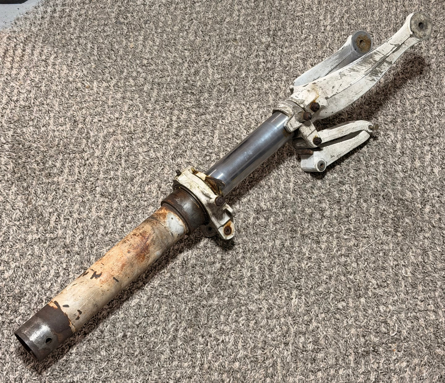 0543039-200 C-172 Nose Gear Shock Strut Assembly
