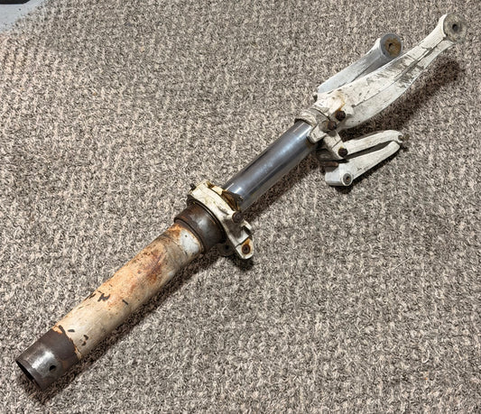 0543039-200 C-172 Nose Gear Shock Strut Assembly