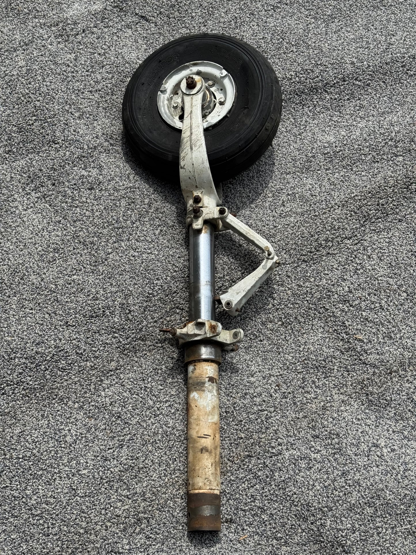 0543039-200 C-172 Nose Gear Shock Strut Assembly