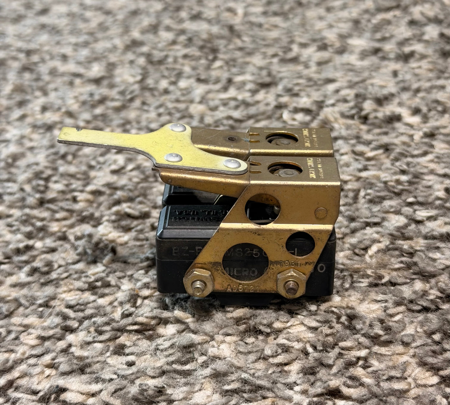 MS25026-1 Beechcraft A36 Landing Gear Limit Switch Assy