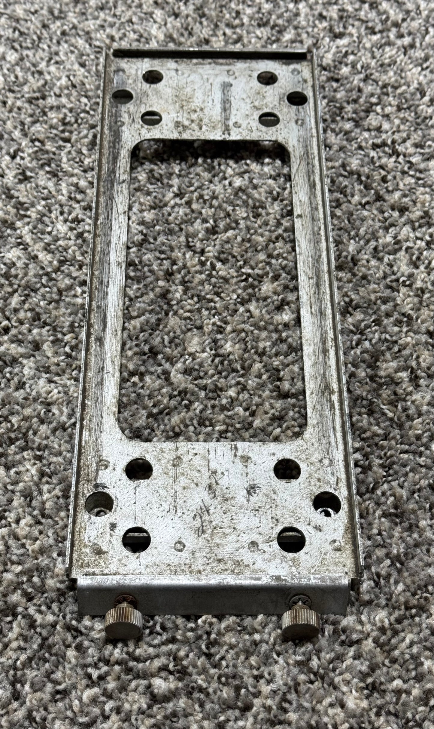 4007261-0502 Bendix RT-131A Mounting Tray