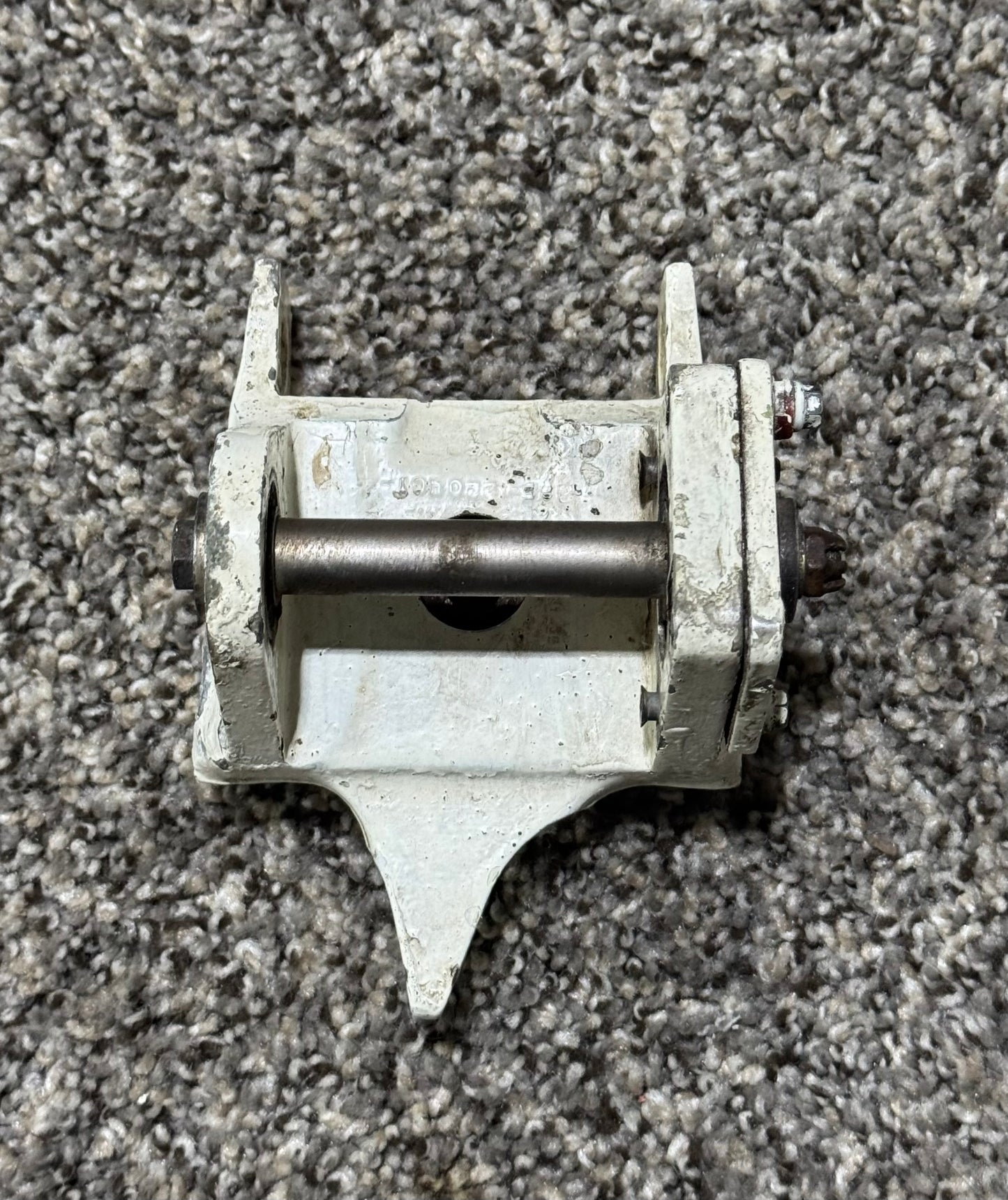285-220401-8 Elevator Support RH Inboard Hinge