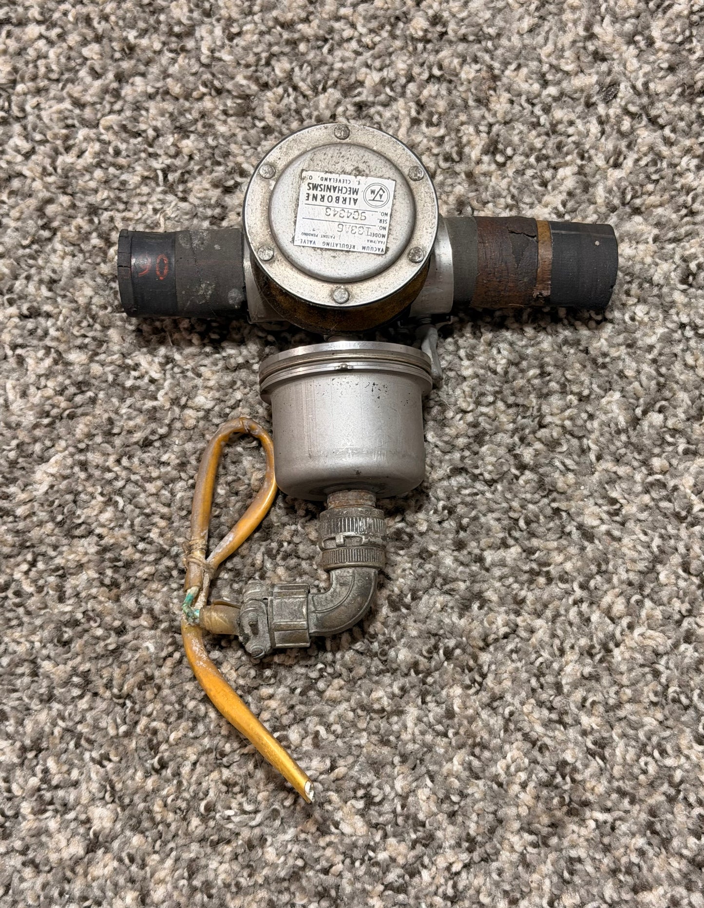 575-1116 Aero Commander 500B Cook Electric 1608 3.55 Pressure Switch Assy W/ 133A6 Vaccum Regulating Valve