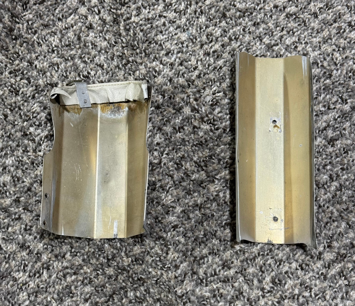 35-534372-89 Beechcraft 95-C55 Front Seat Center Armrest Assembly