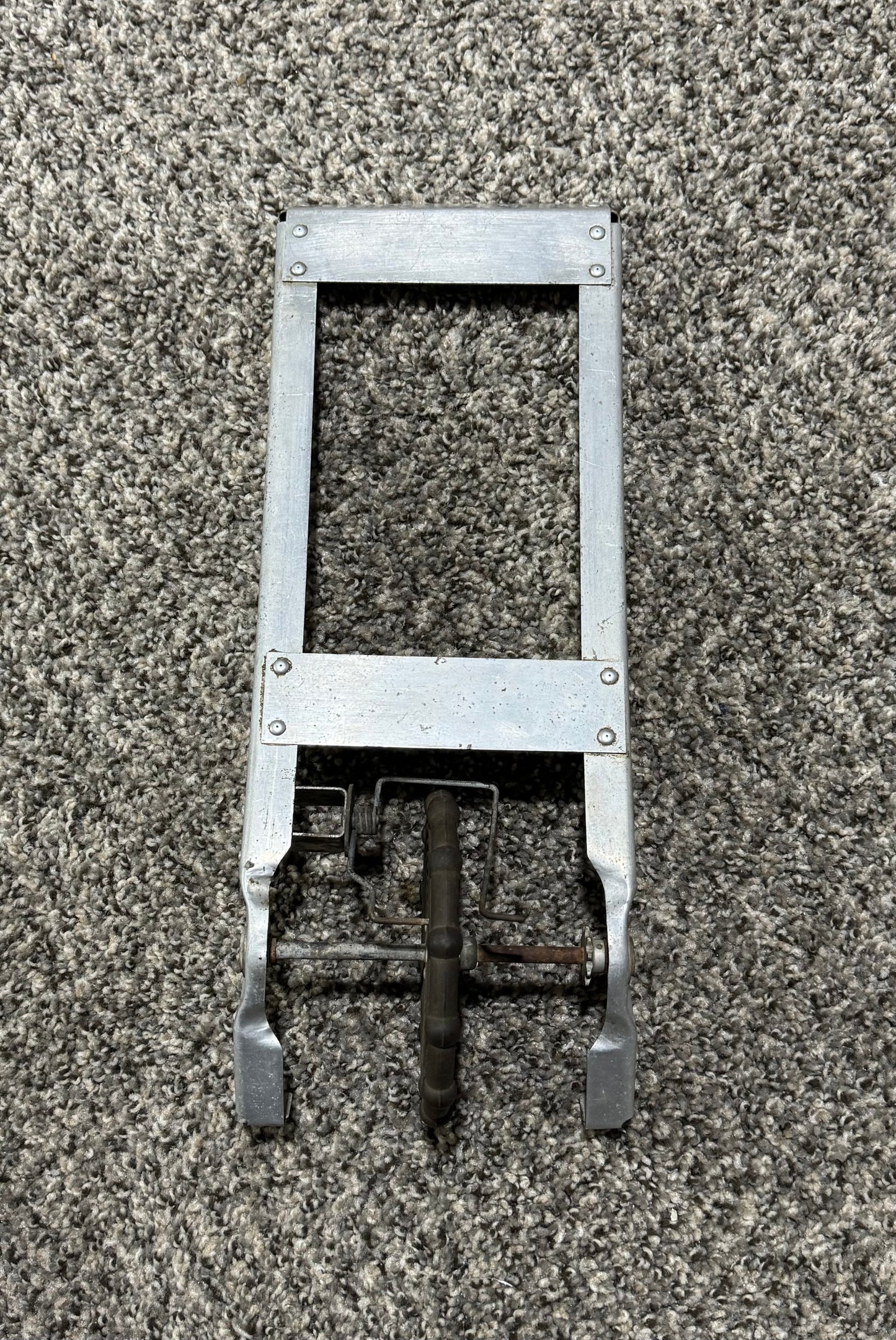 0460112-1 Cessna 150 Elevator Trim Tab Wheel Assembly