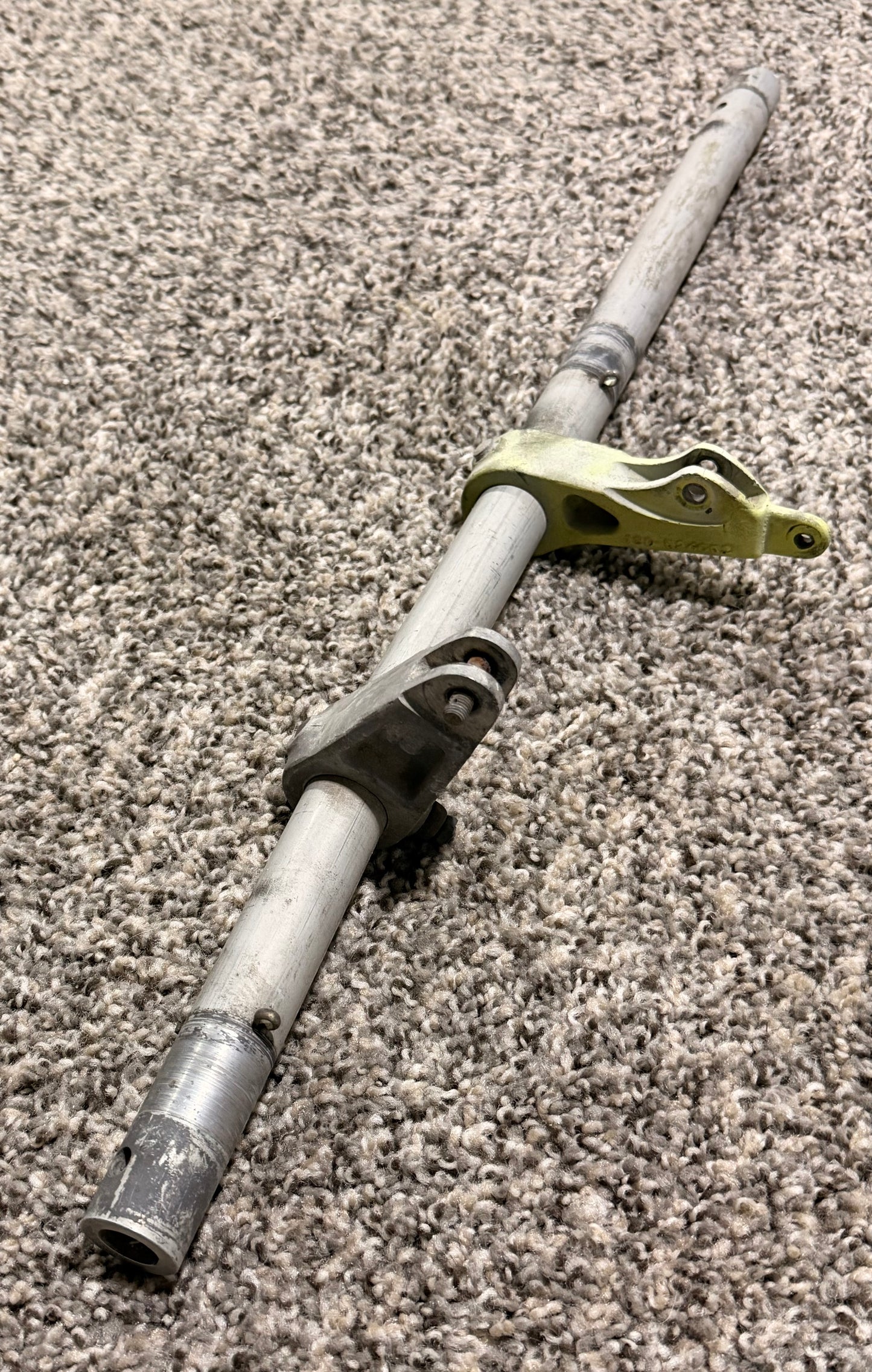 169-594052 Beechcraft Rudder Pedal Cross Shaft Assembly Forward W/ Arm (Slight Bent)