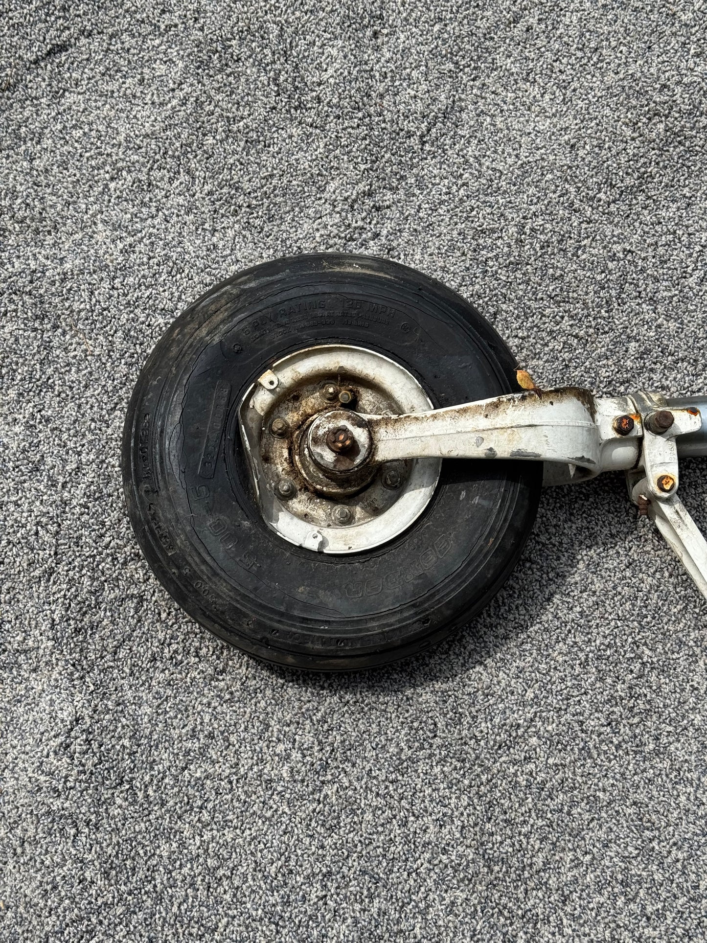 0543039-200 C-172 Nose Gear Shock Strut Assembly