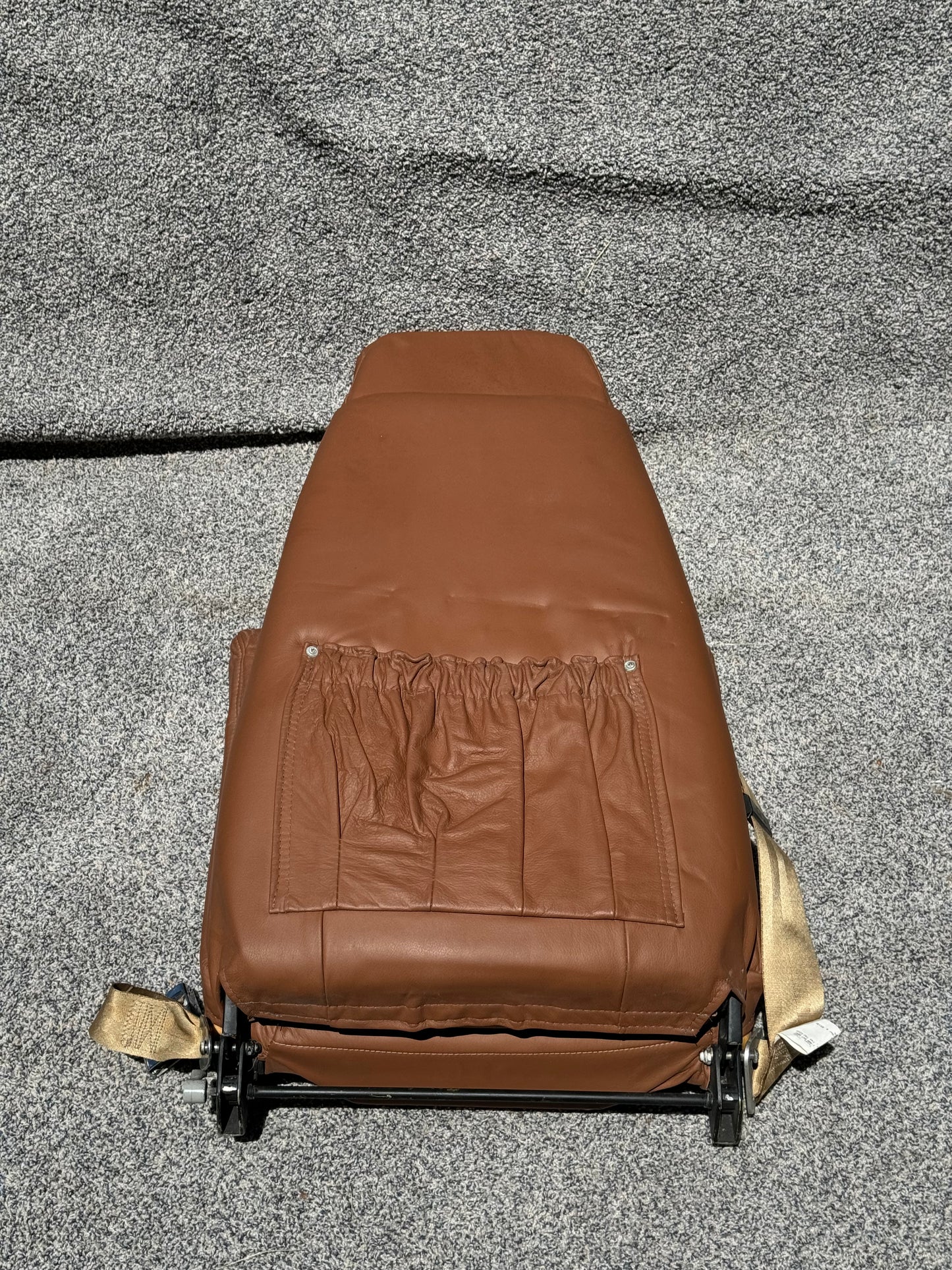 102 530095-70 Beech Baron 58P Seat Assy