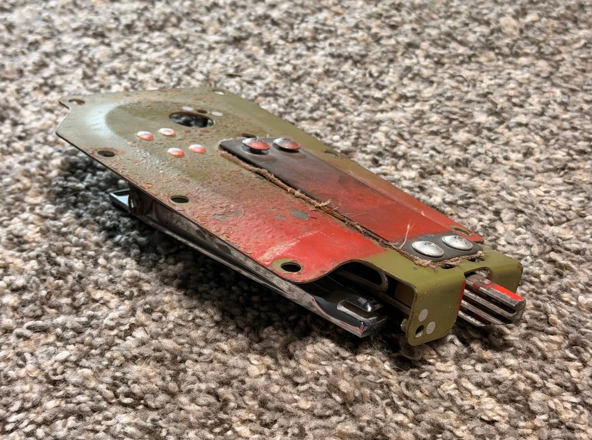 1217049-2 Cessna Cabin Door Latch R/H Assy