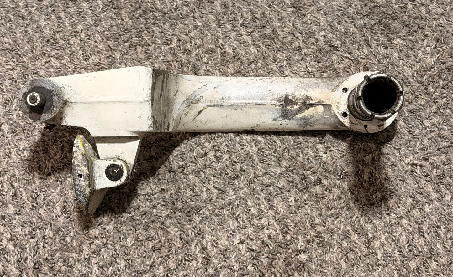 169-810000-608 Beechcraft B-19 Main Gear Fork W/ RH Axle Assy