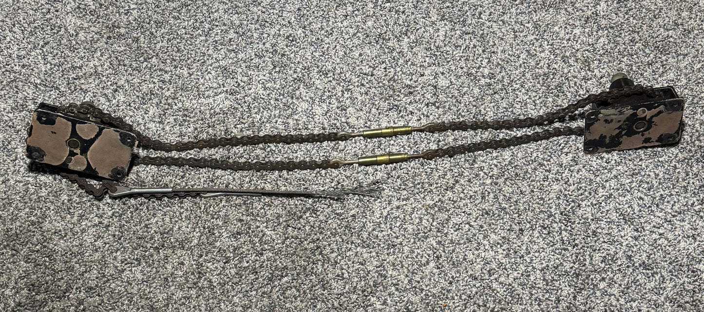 40954-002 PA-31T Aileron Chain Guard