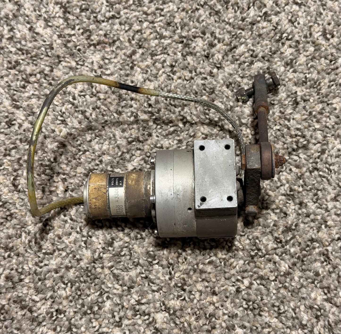 EYLC 7567-1 Barber-Colman Aero Commander 500B Electromechanical Cowl Flap Actuator Motor (26 Volts)