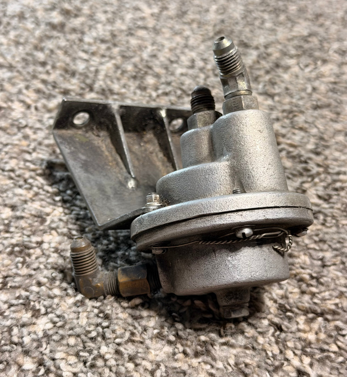 636202 Fuel Pressure Regulator W/ Mount