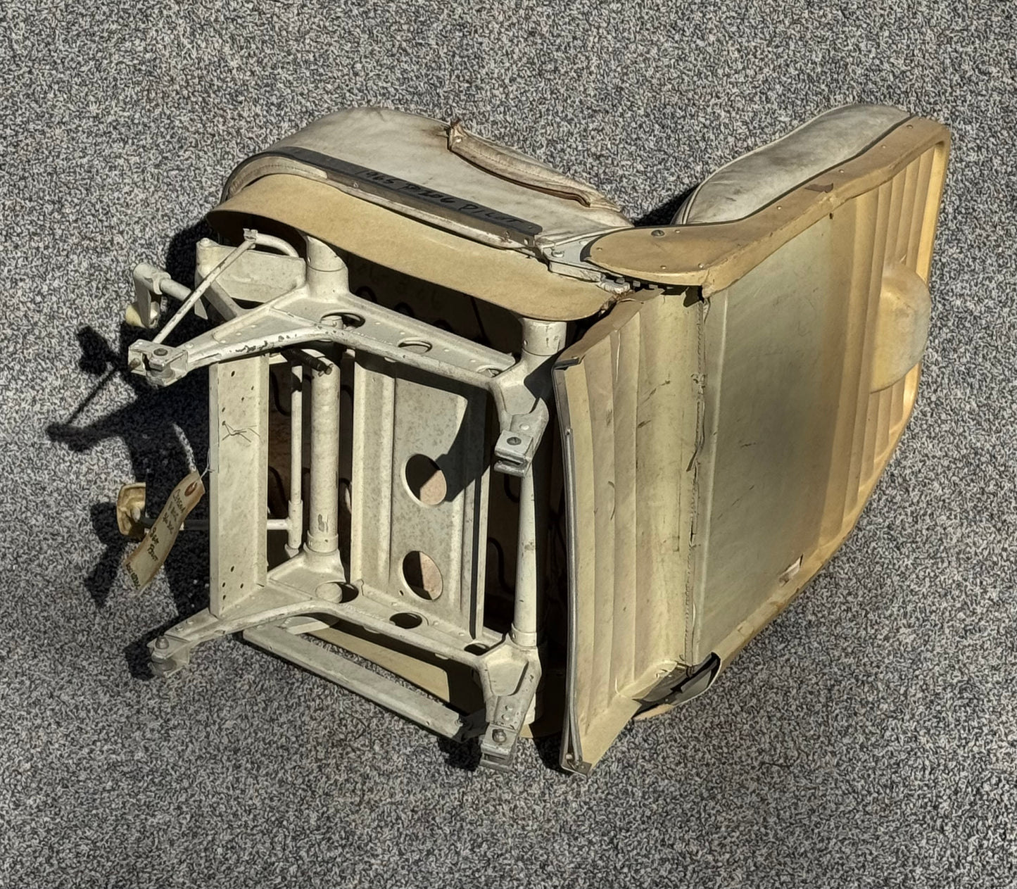 0700631-5 Cessna 206 Pilot Seat