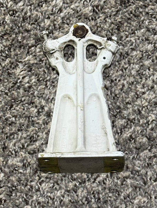 45253-003E PA-31T Elevator Control Hinge Assy