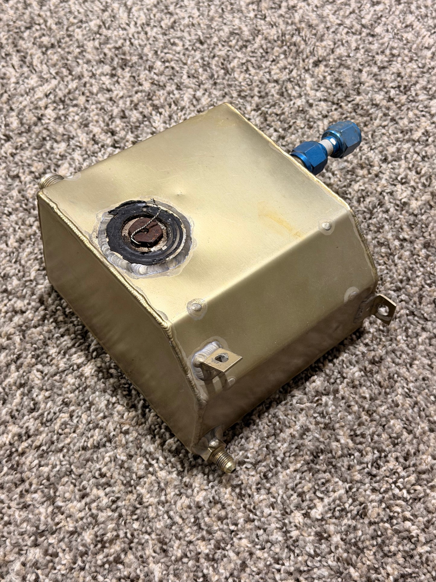 2116010-1 Cessna T210N Fuel Reservoir Assy