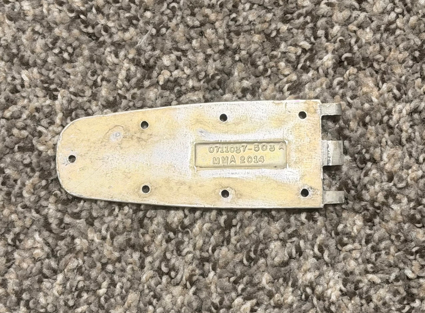 0711037-503 Cessna T210N Hinge Lower LH Assy