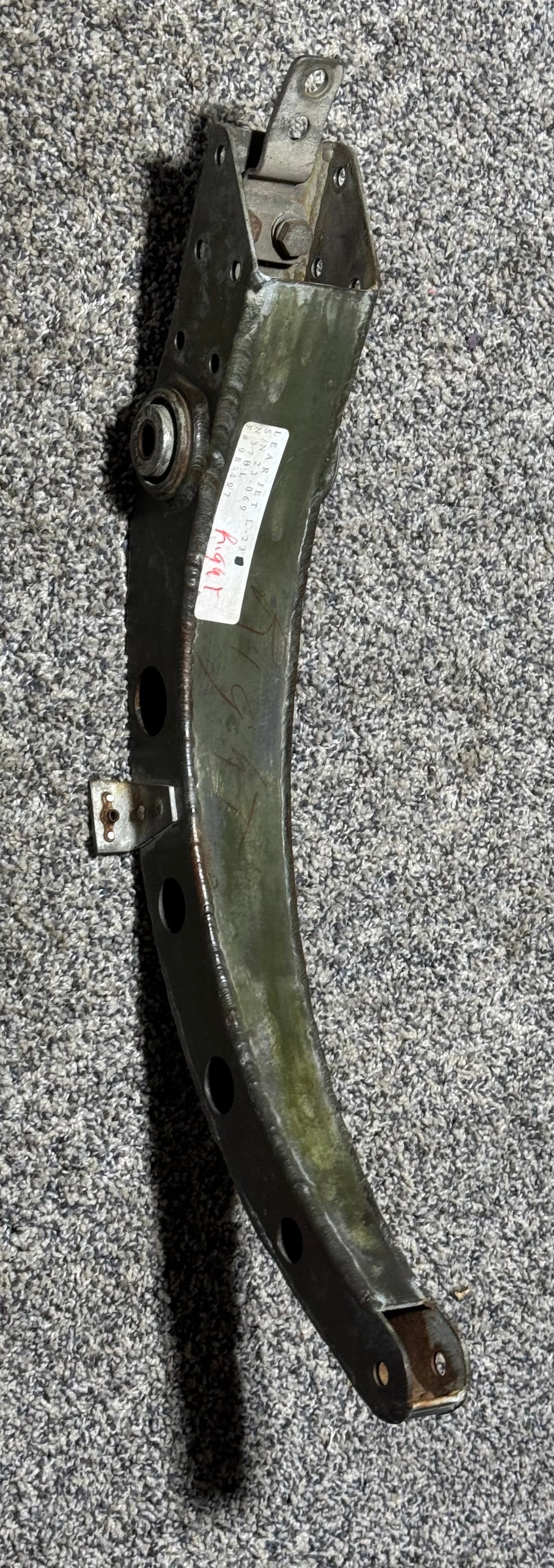 2351038-40 Learjet 25B Engine Yoke RH Assembly