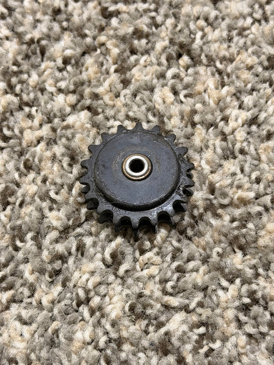 1261472-1 Cessna 210 Dual Rudder Trim Sprocket Assy