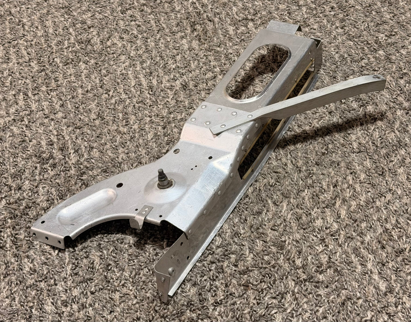 0760693-2 Cessna 182Q RH Control Tube Bellcrank Support Assy