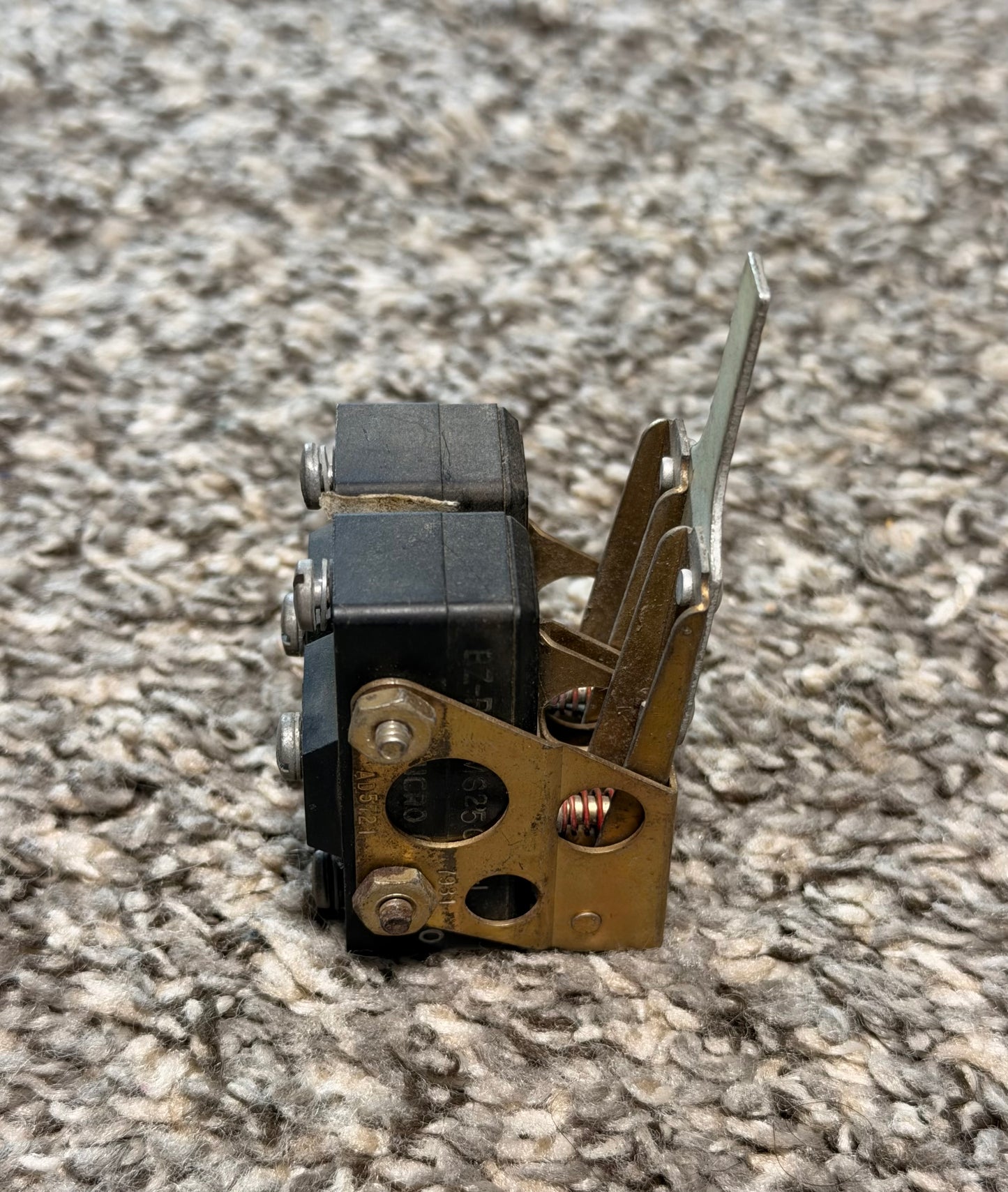 MS25026-1 Beechcraft A36 Landing Gear Limit Switch Assy