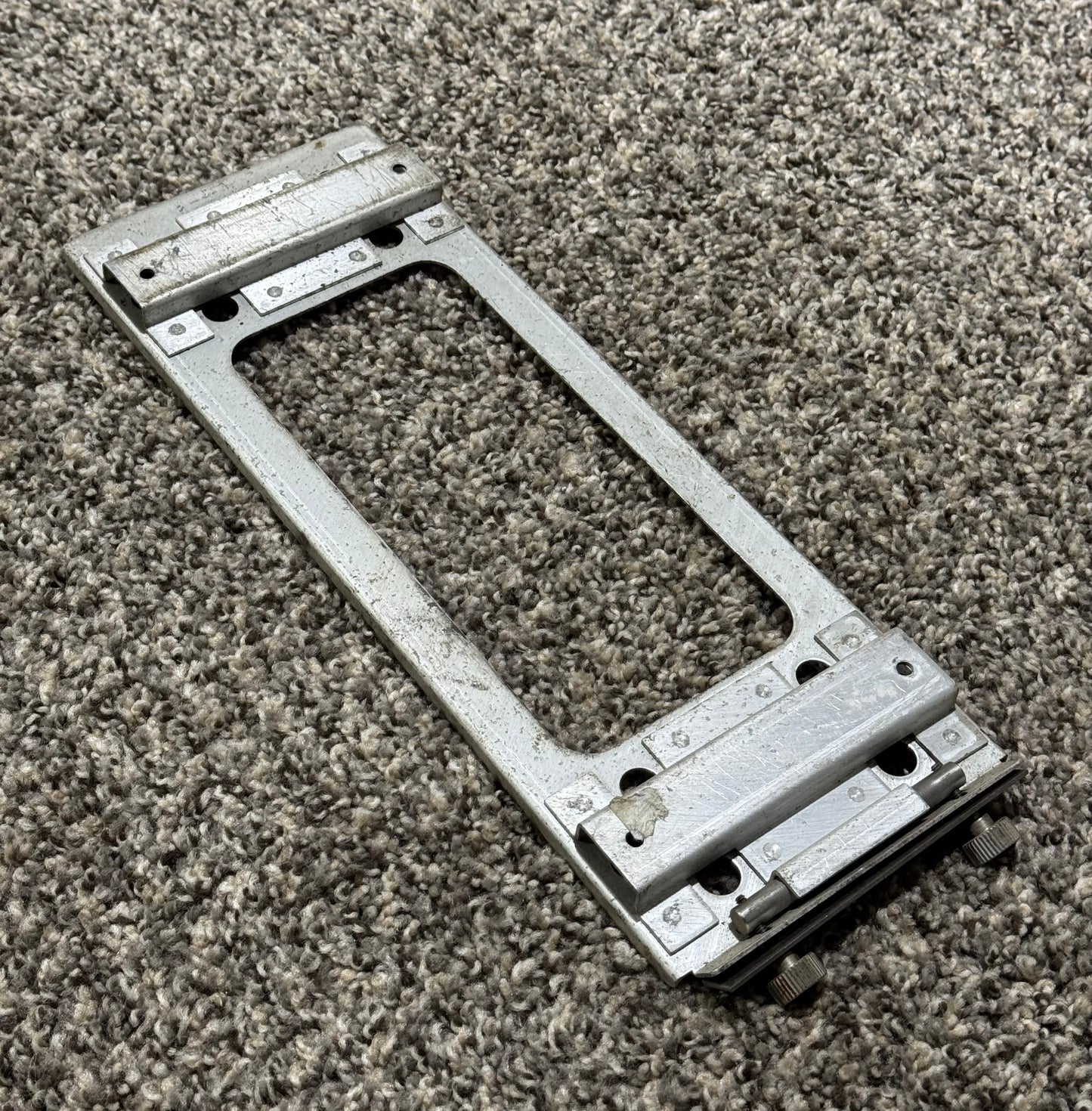 4007261-0502 Bendix RT-131A Mounting Tray