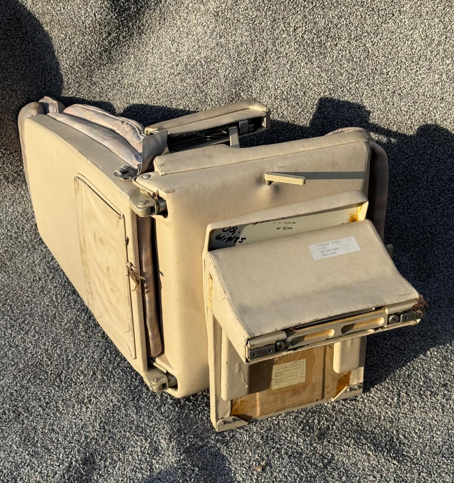 6519156-1 Cessna 650 LH Seat