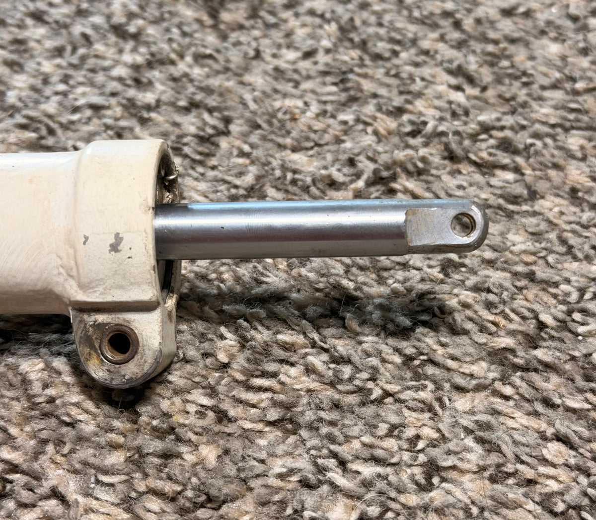 0842410-2 Cessna 421C Shimmy Dampener Assy
