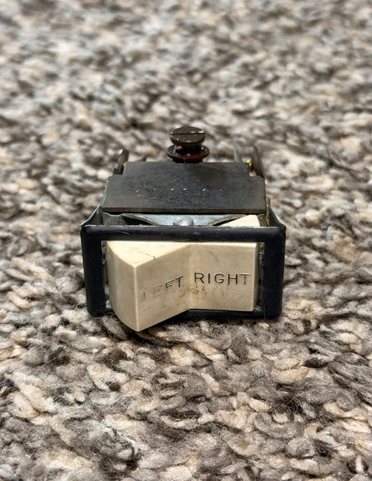 588-219 Und Lab Left-Right Rocket Switch Assembly