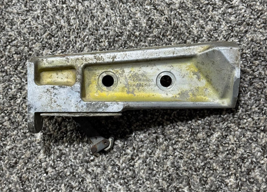 2241104-5 Cessna R182 LH Landing Gear Support Outboard