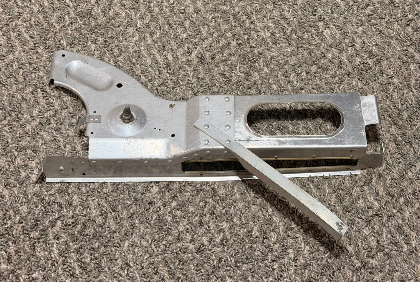 0760693-2 Cessna 182Q RH Control Tube Bellcrank Support Assy