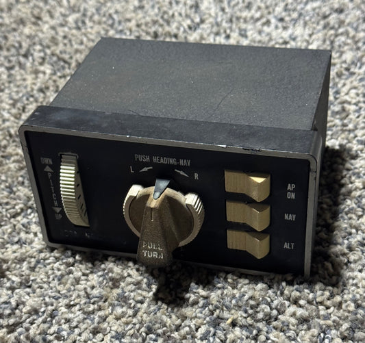 37960-1028 Aircraft Radio Corp C-530A Control Unit (28 Volts)