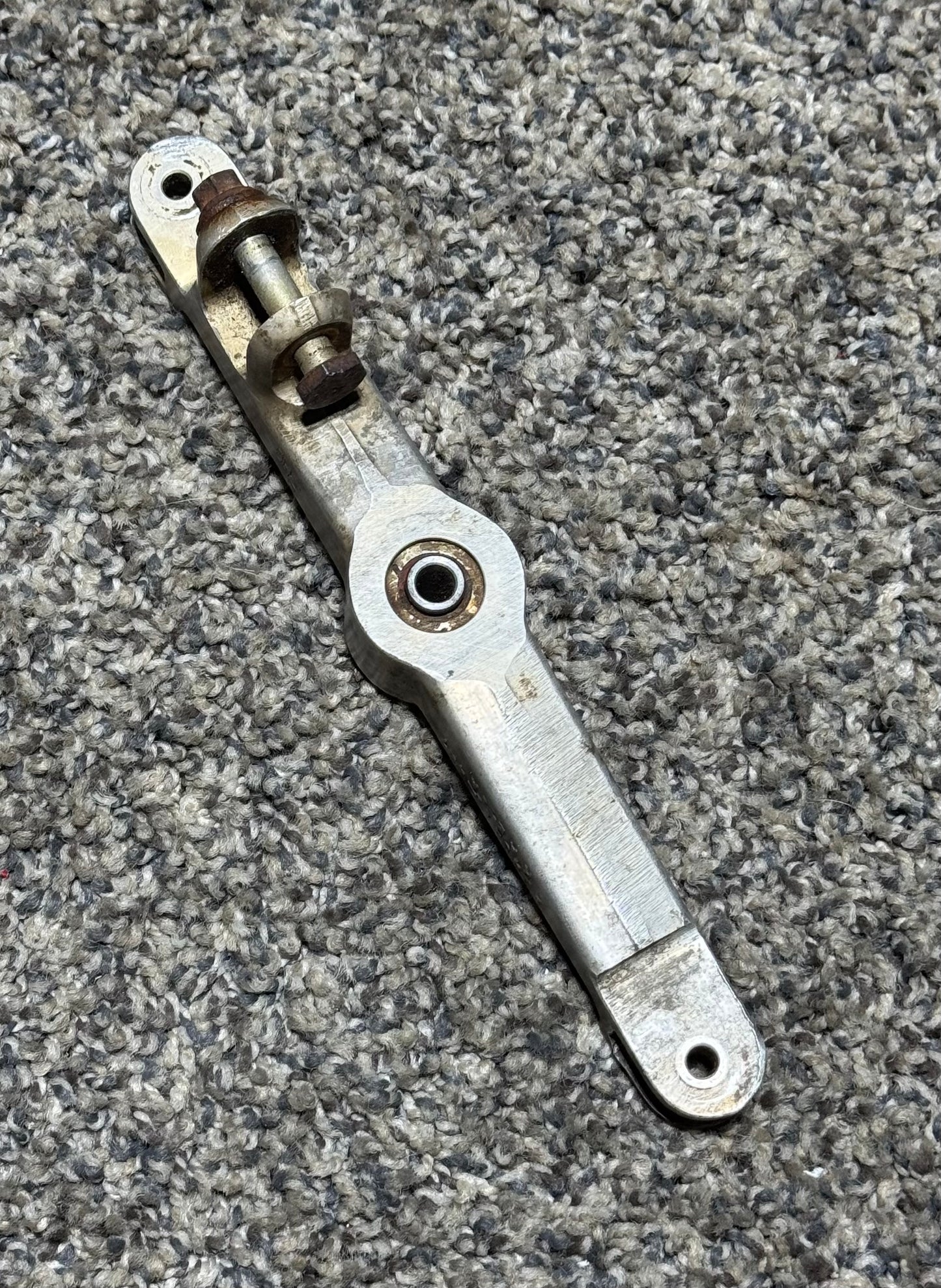 1243411-1 (1243411-497) Cessna T210N Whiffle Tree Nose Gear