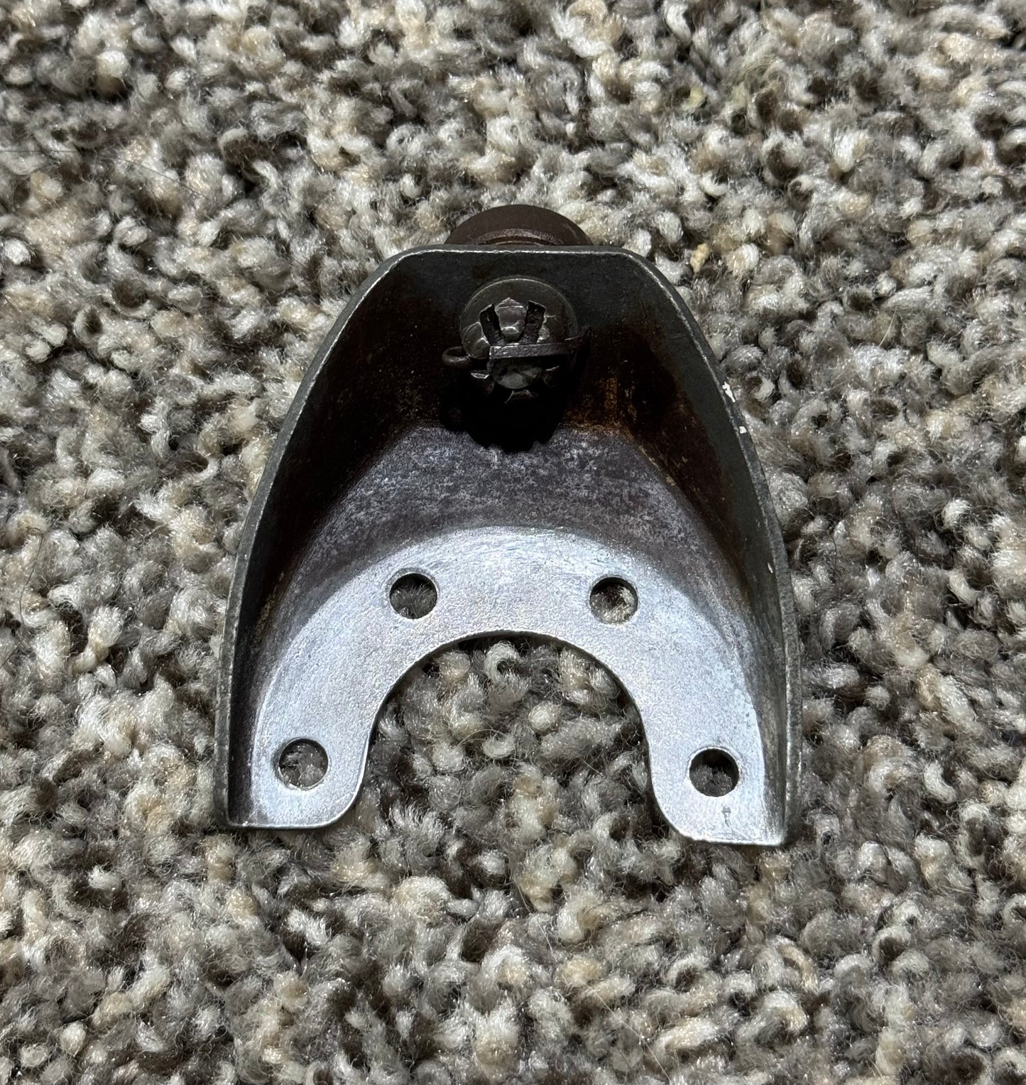 35-825024 Beechcraft F35 Nose Wheel Straightener Roller Assy