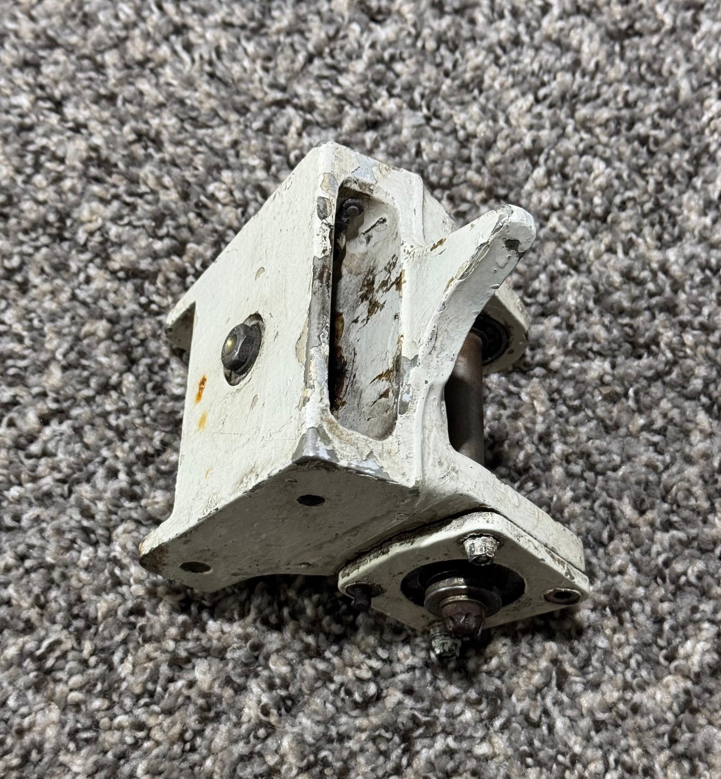 285-220401-8 Elevator Support RH Inboard Hinge